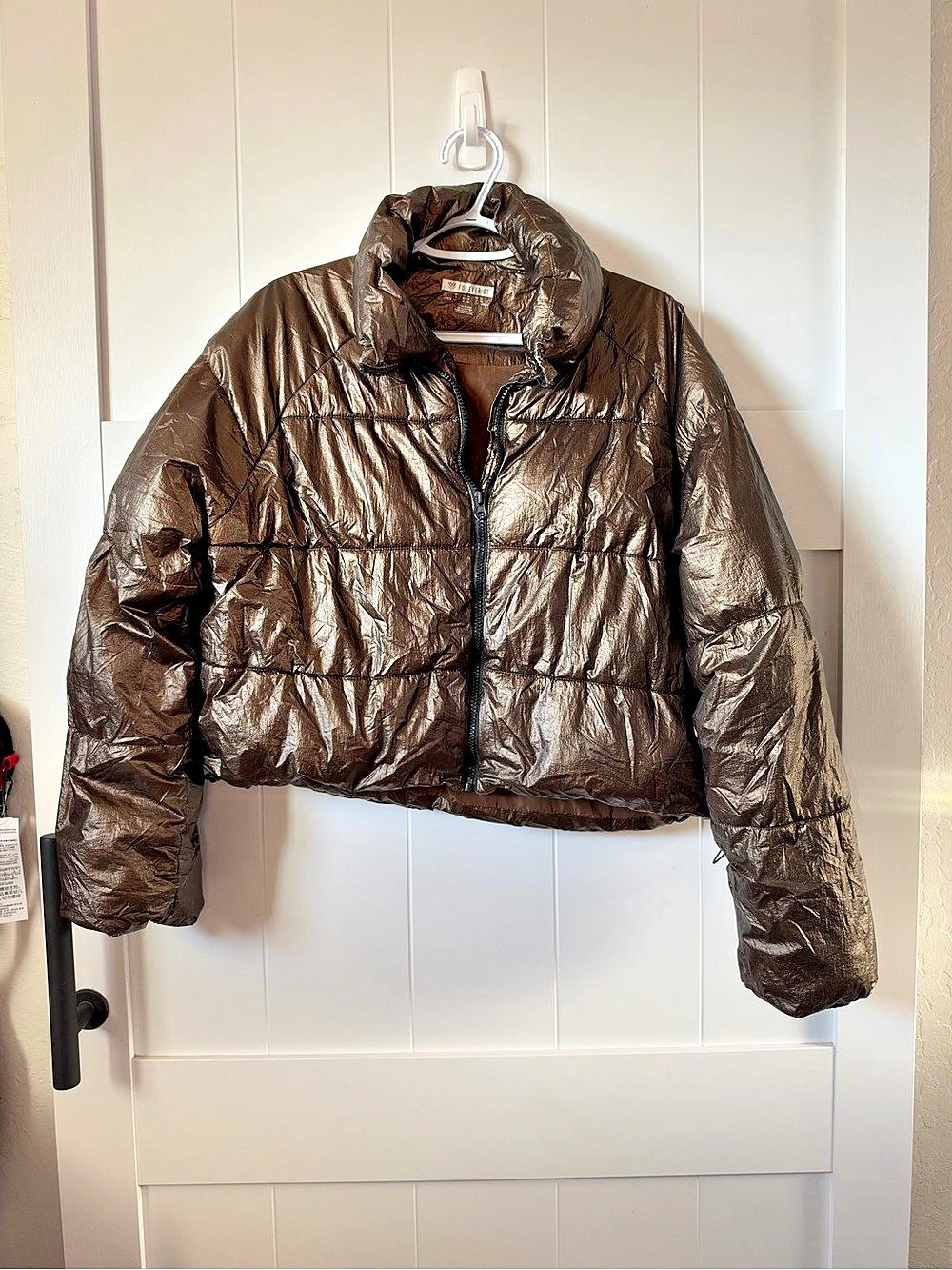 Forever 21 Metallic Puffer Jacket Size Medium